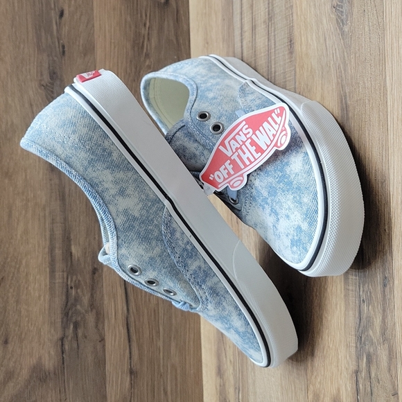 Van's Authentic Brand new. - Picture 2 of 10